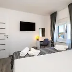 Apartment Sunny Sky No 3- Pool & Parking -