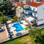 Sunny Sky No 3- Pool & Parking - *