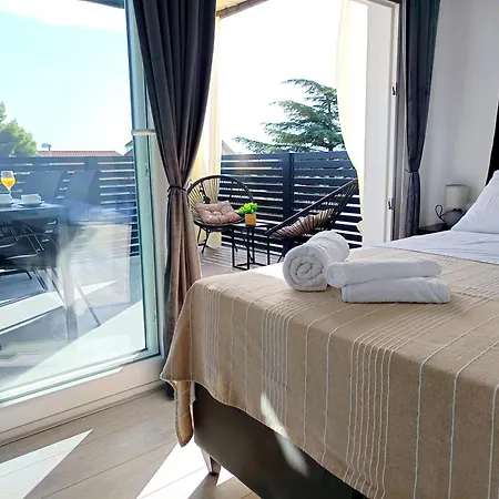 Sunny Sky No 3- Pool & Parking - فوديس