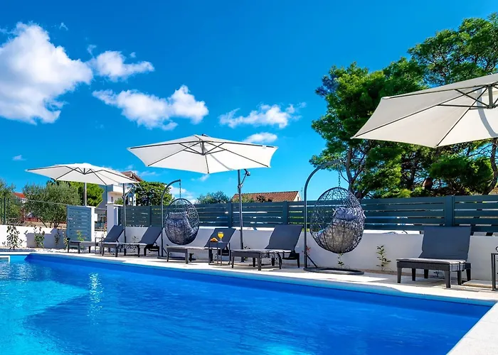 Sunny Sky No 3- Pool & Parking -