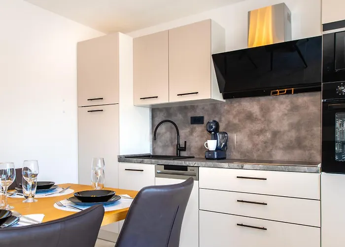 Sunny Sky No 3- Pool & Parking -