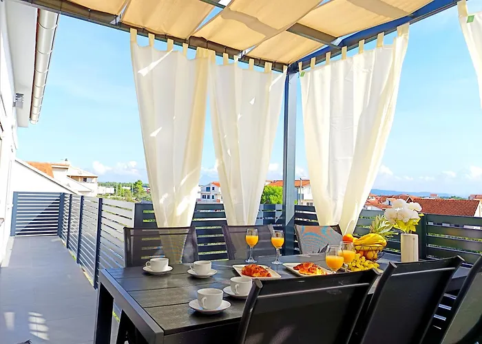 Sunny Sky No 3- Pool & Parking - 沃迪切