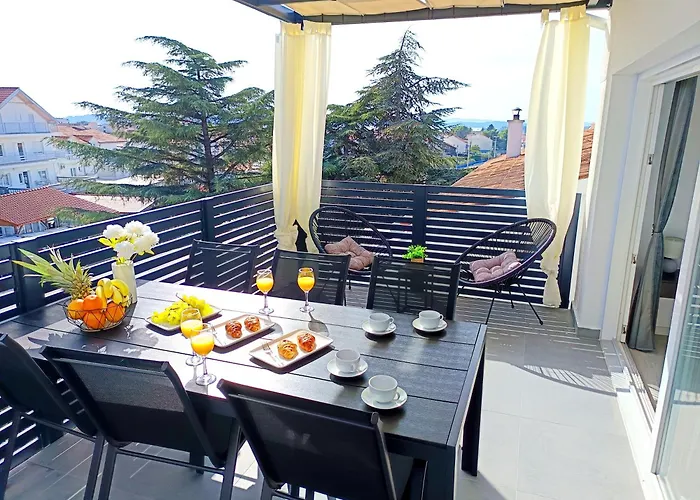 Sunny Sky No 3- Pool & Parking - Apartament