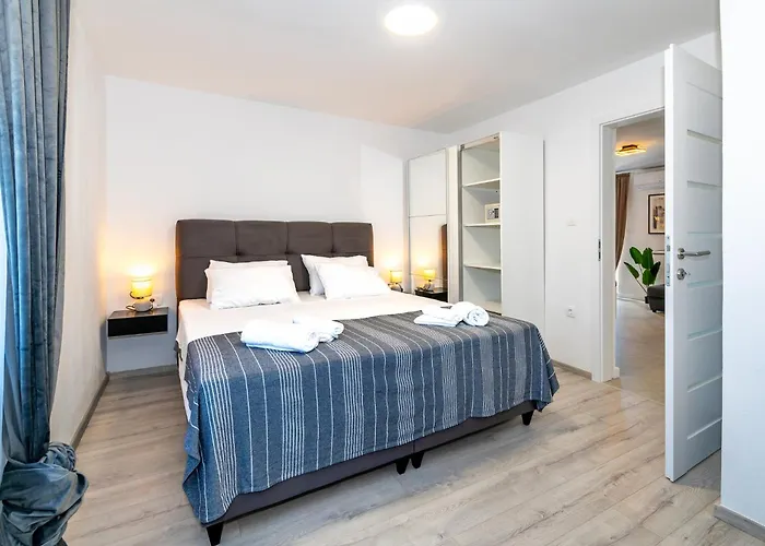 Sunny Sky No 3- Pool & Parking -