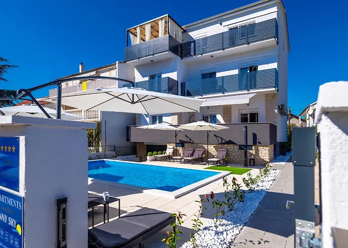 شقة Sunny Sky No 3- Pool & Parking - فوديس