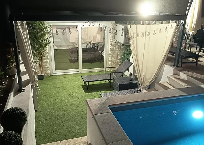 Sunny Sky No 3- Pool & Parking -