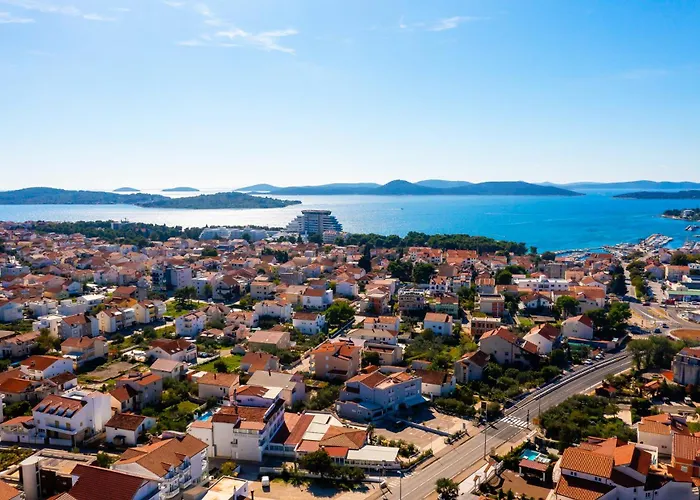 Sunny Sky No 3- Pool & Parking - شقة *